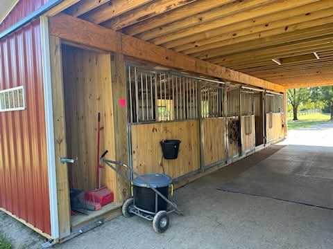  Dog Kennel