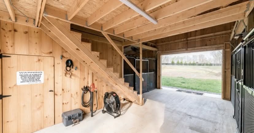  Dog Kennel