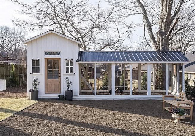  Dog Kennel
