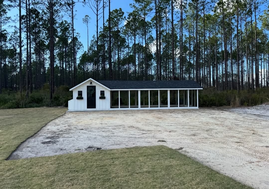  Dog Kennel