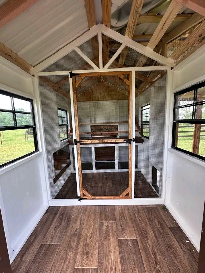  Dog Kennel