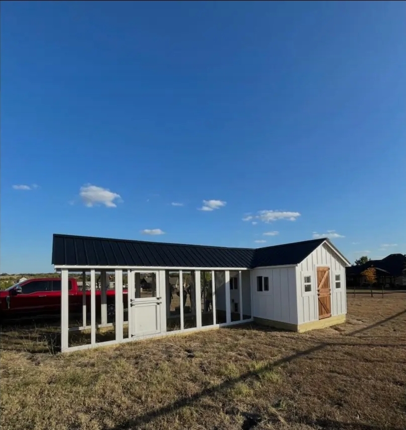 Dog Kennel